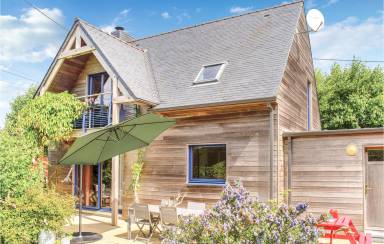 Eingezäuntes Ferienhaus in Plounéour-Trez- 6 Gäste und Hund