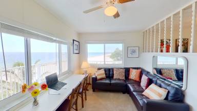 Airbnb  Lauderdale-by-the-Sea