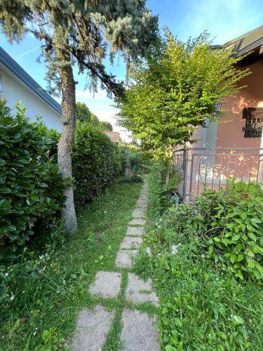 Stanza in Villa di pregio con giardino a 10 minuti da Milano - Parcheggio Gratuito — photo 3