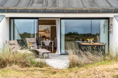 Charmantes Ferienhaus mit Terrasse, Grill und Pool | Meerblick