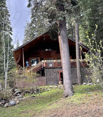 Cabin Balcony Garden Valley