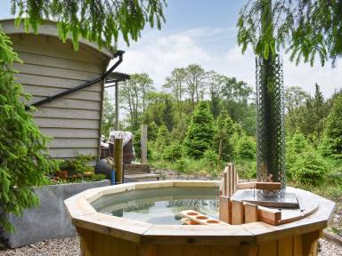 Family-oriented charming cottage with barbecue & jacuzzi | Pets allowed