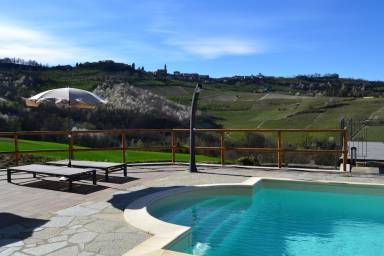 Farmhouse  Montelupo Albese