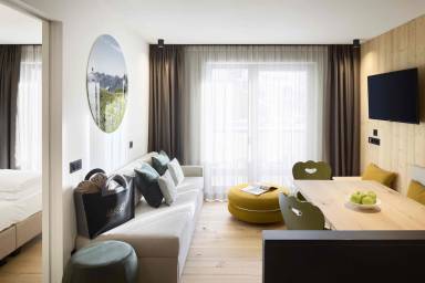 Aparthotel con giardino e sauna | Vista sulla montagna
