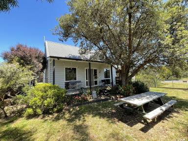 House  Fish Creek