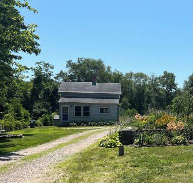 Farmhouse Misquamicut