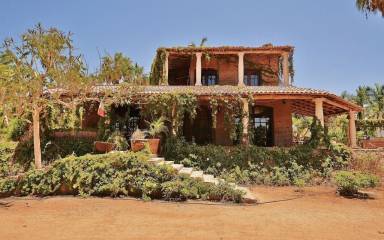 House Todos Santos