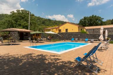 Ferienwohnung in Mascali mit Grill & Pool