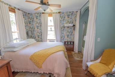 Bed and breakfast  Rockland