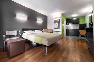 Motel  Wood Lake