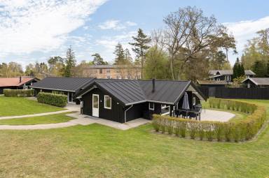 Ferienhaus mit Garten, Sauna und Terrasse