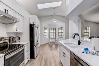 203 m² House