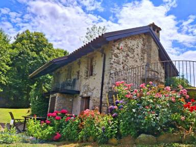 55 qm Ferienhaus in Alleinlage für 3 Gäste mit Hund in Mombarcaro, Italien