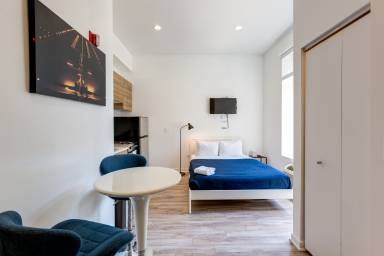 Hotel River West