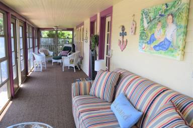 279 m² House