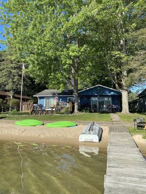 Cottage Central Lake