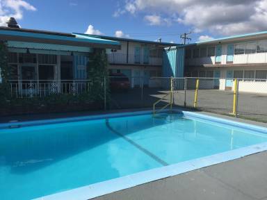 Motel Pool Port Alberni