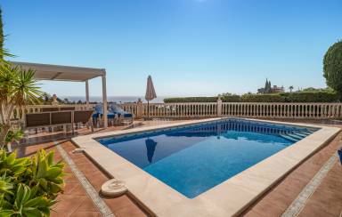 Casa vacacional con piscina privada | Vistas al mar