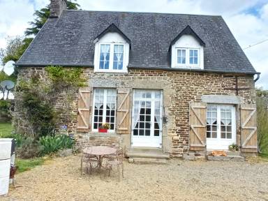 House  Chérencé-le-Roussel