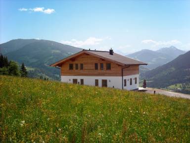 100 m² House