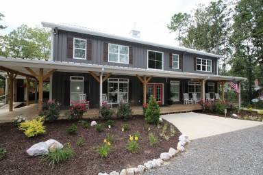 House  Cedar Bluff