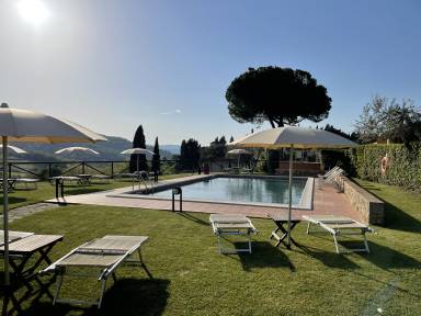 Family-friendly farm with pool & garden | Garden view