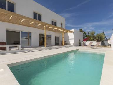 216 m² House