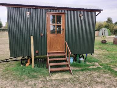 Cabin Upper Seagry