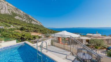 Familienfreundliche Villa mit Terrasse, Whirlpool und Grill