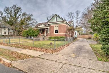 240 m² House