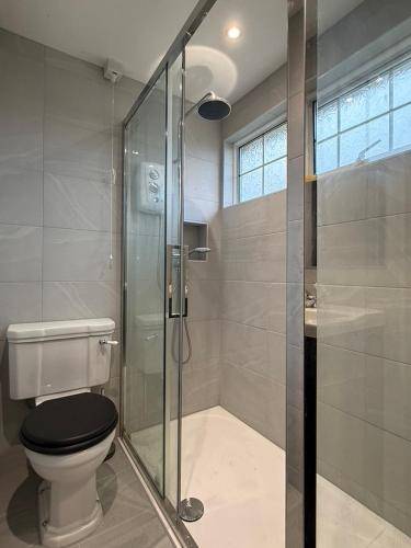 Simple Rooms for Contractors and Essential Workers in Aylesbury