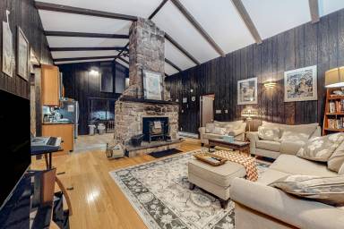 232 m² House