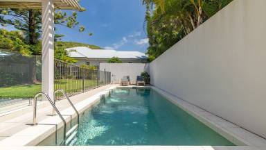House  Charlotte Bay