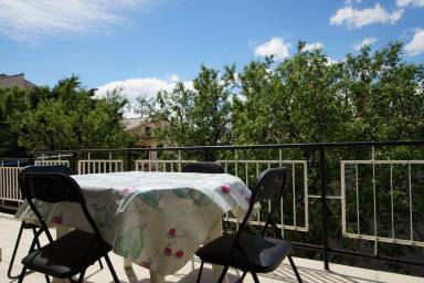 Confortevole appartamento a Segna con barbecue e giardino