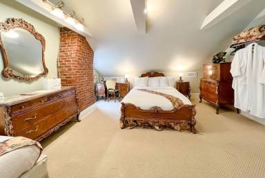 Bed and breakfast  Huntington