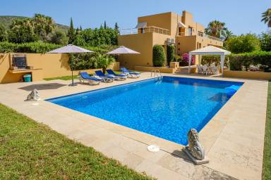 Villa con barbacoa, terraza y piscina privada | Vistas al mar