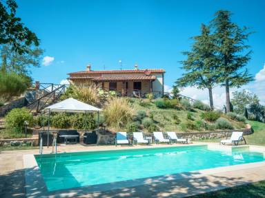 Ferienhaus mit Pool und eingezäuntem Garten für 8 Gäste mit Hund in Poggioferro, Toskana. 