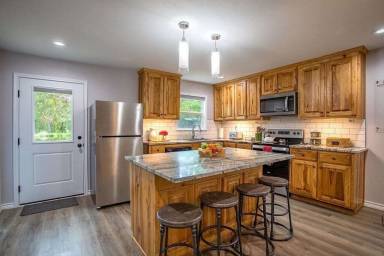 Cottage Mineola