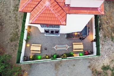 Aparthotel with terrace, garden & barbecue | Suitable for remote work