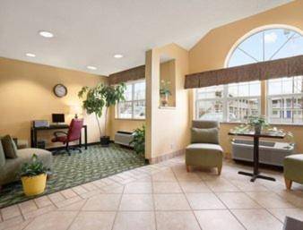 Days Inn & Suites by Wyndham Lafayette IN — photo 2