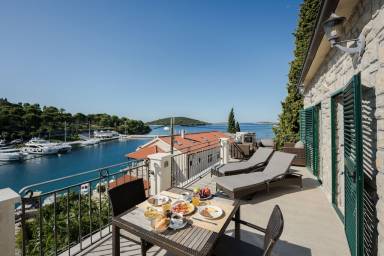 House Pet-friendly Maslinica