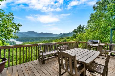 House Lake Lure