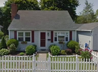 House  Pawcatuck