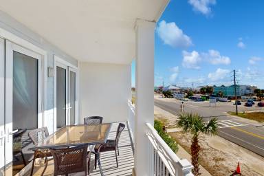 107 m² Condo