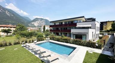 Apartment mit Terrasse, Garten und Pool