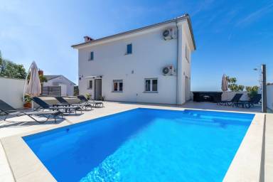 Villa Novi Vinodolski