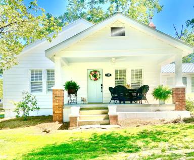 Cottage Clarkesville
