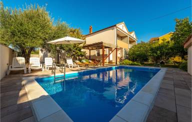 Ferienhaus  Nin