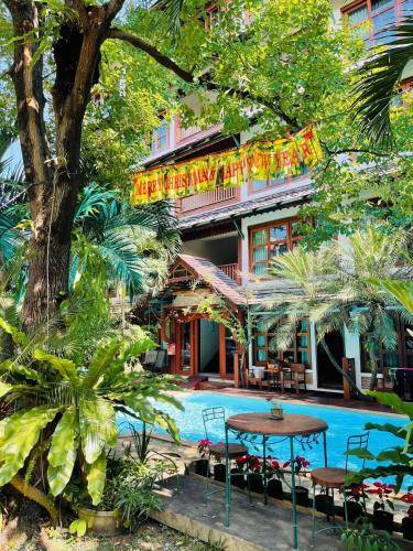 204 Serene Teak Boutique Apartments