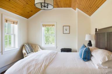 Bed and breakfast  Arlington